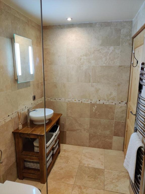 Spacious Ski Chalet In Traditional French Village, Sleeps 8, Four Star With Fibre Broadband Abondance Eksteriør billede