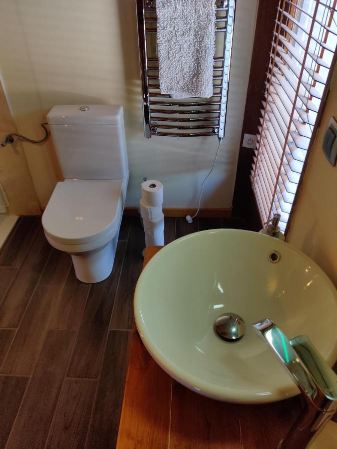 Spacious Ski Chalet In Traditional French Village, Sleeps 8, Four Star With Fibre Broadband Abondance Eksteriør billede