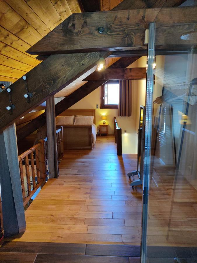 Spacious Ski Chalet In Traditional French Village, Sleeps 8, Four Star With Fibre Broadband Abondance Eksteriør billede