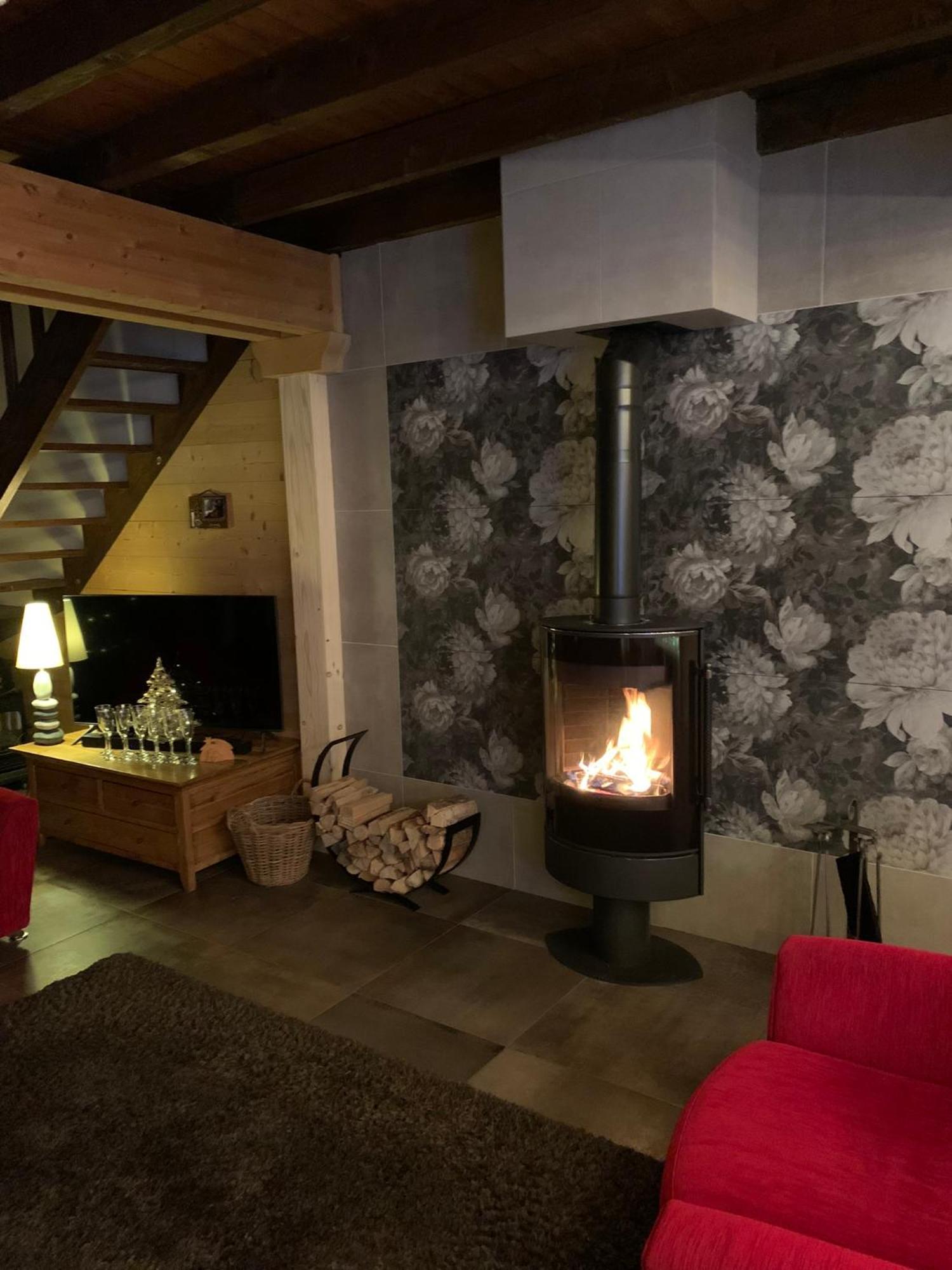Spacious Ski Chalet In Traditional French Village, Sleeps 8, Four Star With Fibre Broadband Abondance Eksteriør billede